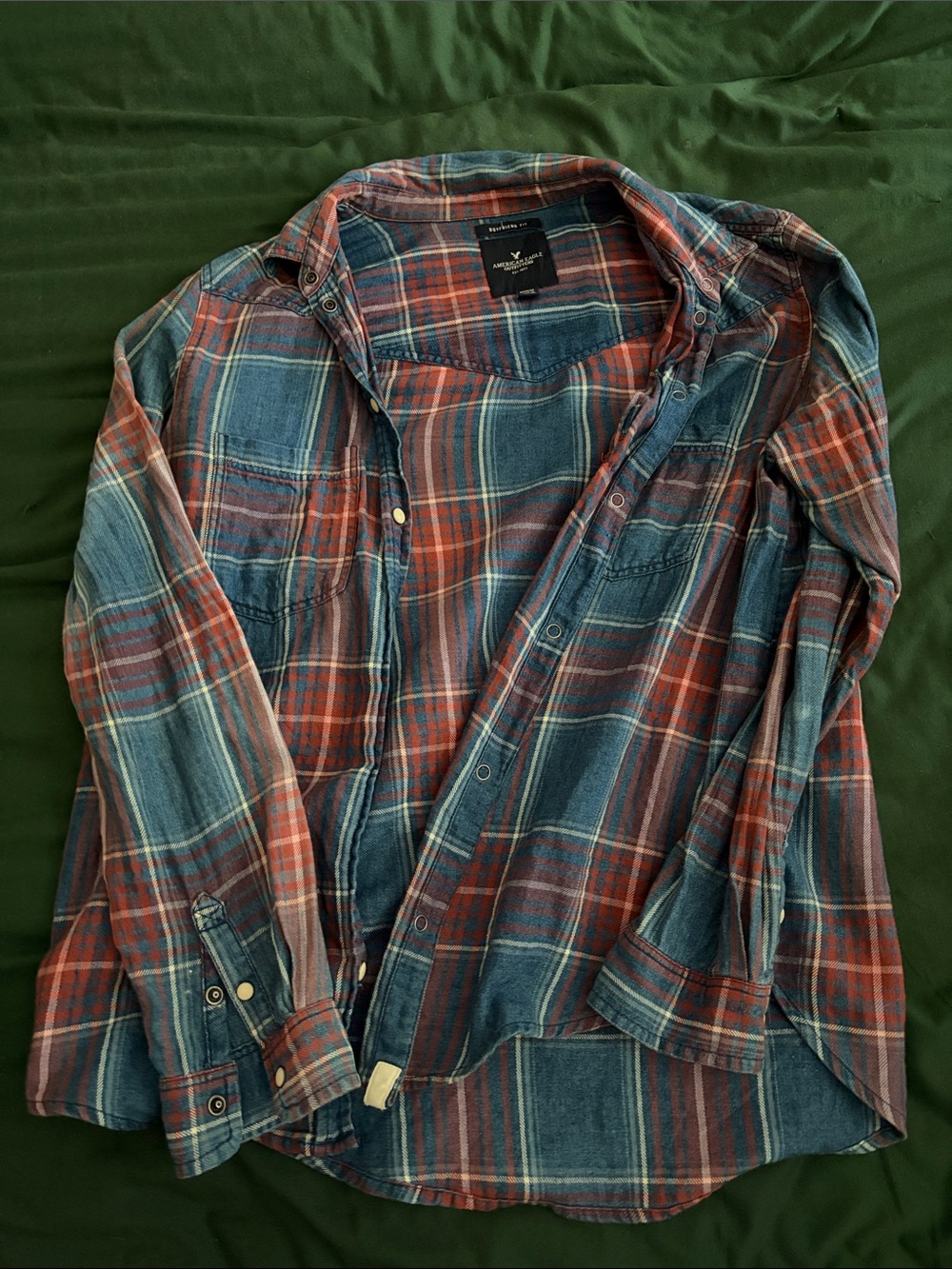 American Eagle Outfitters Red & Blue Plaid Women’s Button-Down Shirt